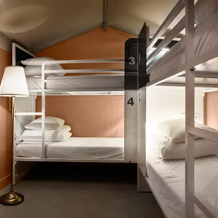 Hostel Urban Camper *