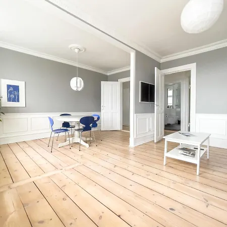 Stylish Classic Danish Design Appartement