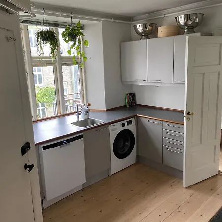Indre Tæt Ved Hovedbanegården. * København