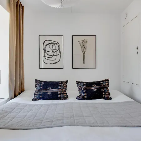 Apartment Sanders Field's - Chic Three-bedroom Townhouse With Private Terrace *