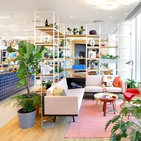 Apart-hotel Zoku 4*