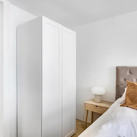 Sanders Main - Endearing Two-bedroom Duplex With A Balcony Next To Magical Nyhavn Apartment Copenhagen