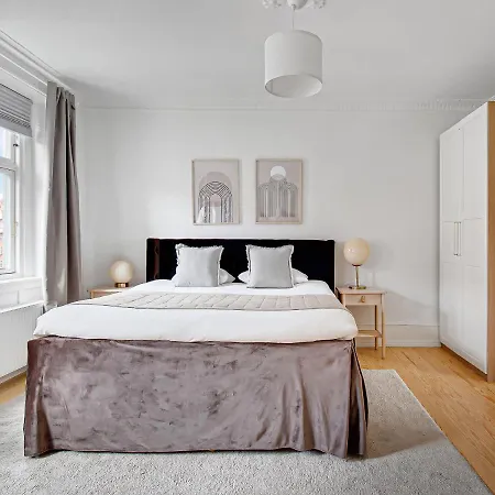 Sanders Stage - Chic Three-bedroom Near Nyhavn *