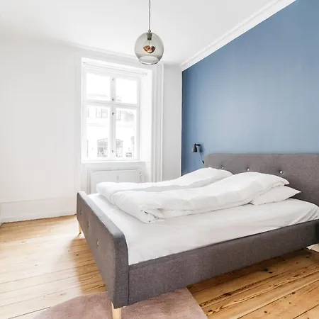 Queens Palace Apartment