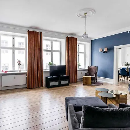 Apartment Queens Palace