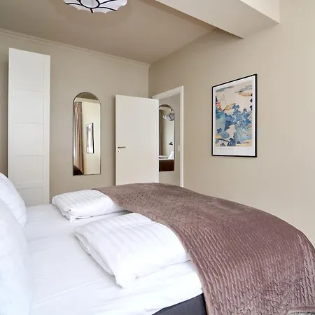 Spacious 3b W Double Beds Centre Appartement