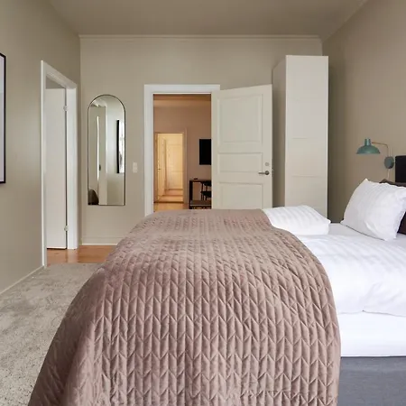 Spacious 3b W Double Beds Centre