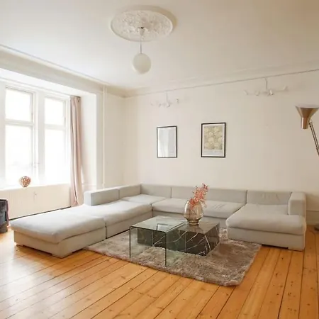Large & Bright 3br W Whirlpool Near Metro * 코펜하겐