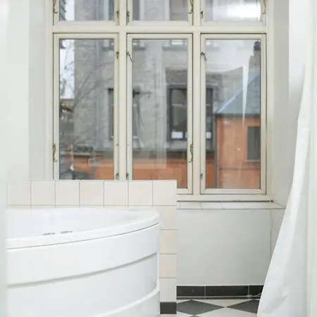 아파트 Large & Bright 3br W Whirlpool Near Metro