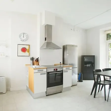 아파트 Large & Bright 3br W Whirlpool Near Metro *