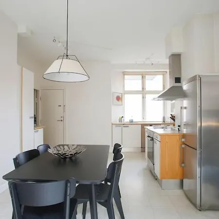 아파트 Large & Bright 3br W Whirlpool Near Metro 코펜하겐