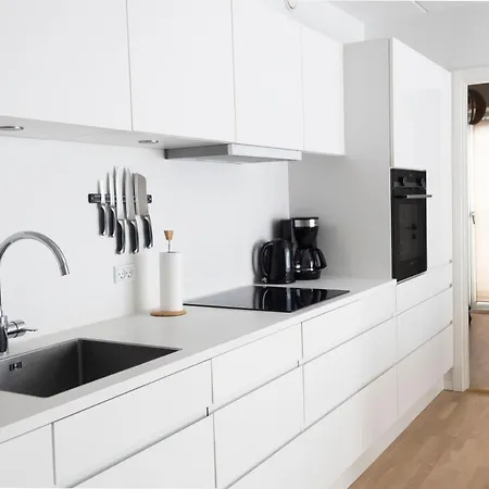 Royal Arena - Brand New Fully Furnished Apartment *