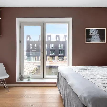 Feriehus Sanders Pier - Fantastic 3-bedroom Townhouse With Balcony Terrace København