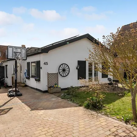 Holiday home Gorgeous In S With Kitchen Copenhagen