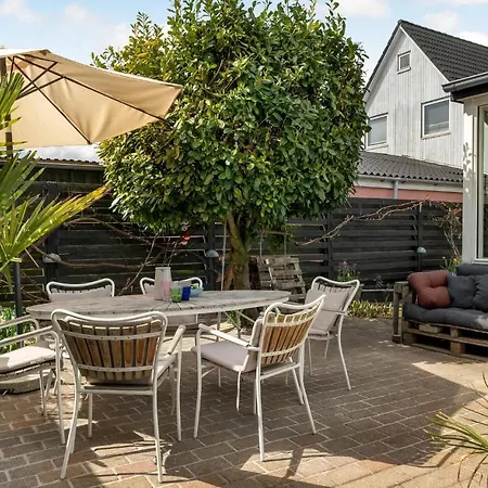 Holiday home Gorgeous In S With Kitchen