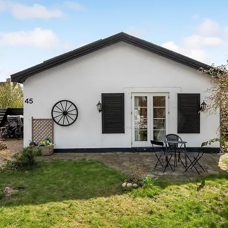 Holiday home Gorgeous In S With Kitchen Copenhagen