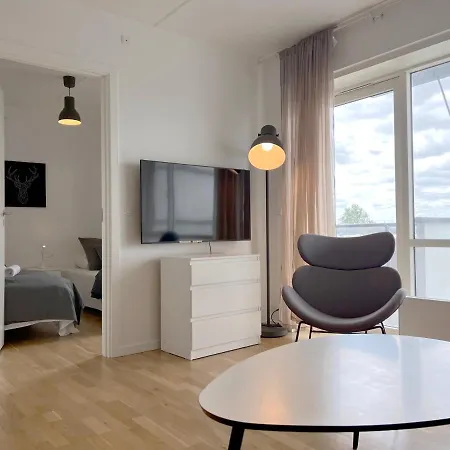 3 Bedroom At Margretheholmsvej With Balcony Near The Opera House And The Center