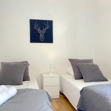 3 Bedroom At Margretheholmsvej With Balcony Near The Opera House And The Center Copenaghen