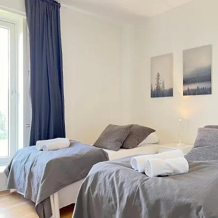 3 Bedroom At Margretheholmsvej With Balcony Near The Opera House And The Center Copenaghen