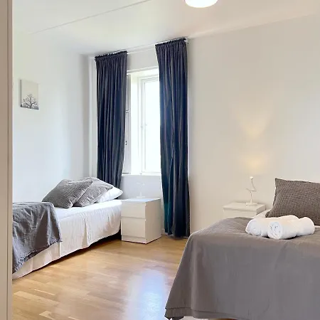 3 Bedroom At Margretheholmsvej With Balcony Near The Opera House And The Center *