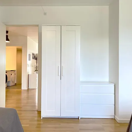 3 Bedroom At Margretheholmsvej With Balcony Near The Opera House And The Center *