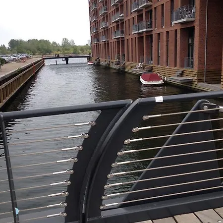 Apartment Canal
