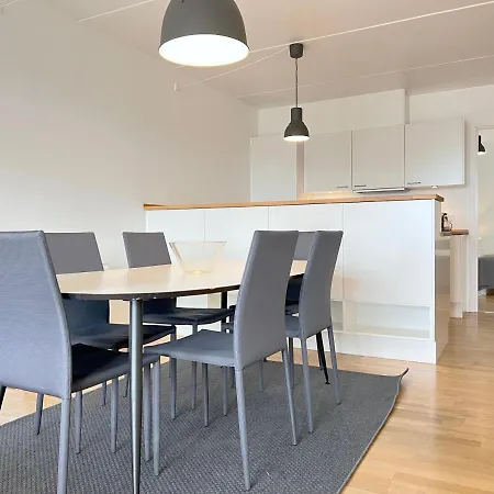 Appartamento 3 Bedroom At Margretheholmsvej With Balcony Near The Opera House And The Center Copenaghen