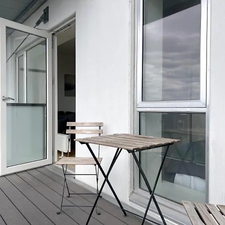 3 Bedroom At Margretheholmsvej With Balcony Near The Opera House And The Center Appartamento *