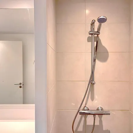 3 Bedroom At Margretheholmsvej With Balcony Near The Opera House And The Center * Copenaghen
