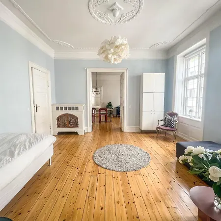 Spacious In The Heart Of 아파트