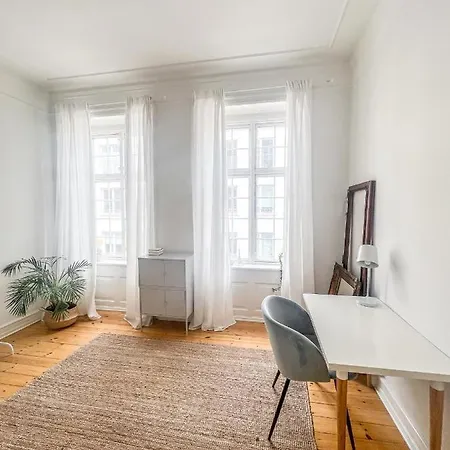 Spacious In The Heart Of 아파트 *