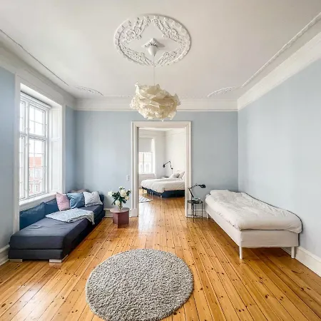 아파트 Spacious In The Heart Of *