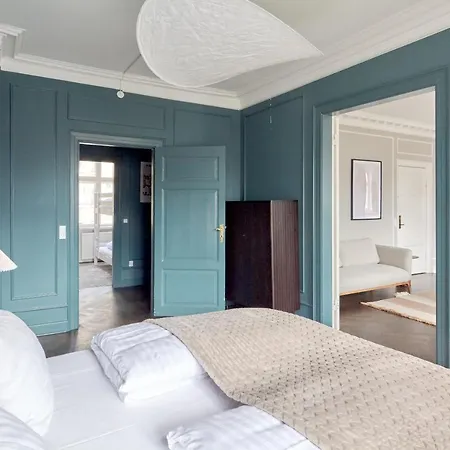 Large 4 Bedroom With Balcony & Bathtub In Cph