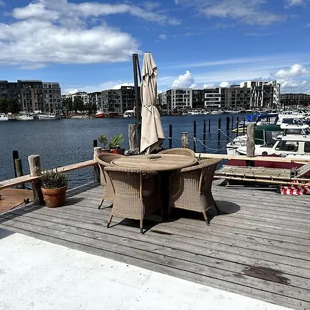 Feriehus Unique Boathouse. *