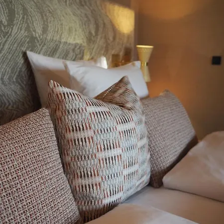 Hotel Hypernym & 4*