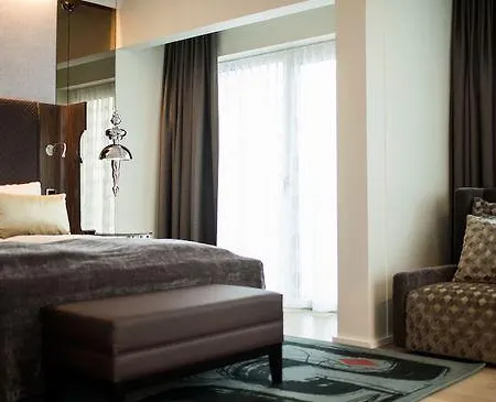 Tivoli And Congress Center Otel *