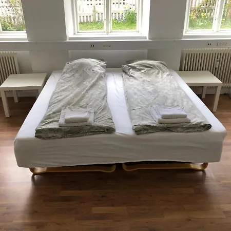 In Quiet White Hortensiavej 8 On Frederiksberg C بيت شباب كوبنهاجن