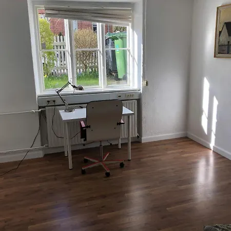 In Quiet White Hortensiavej 8 On Frederiksberg C بيت شباب كوبنهاجن
