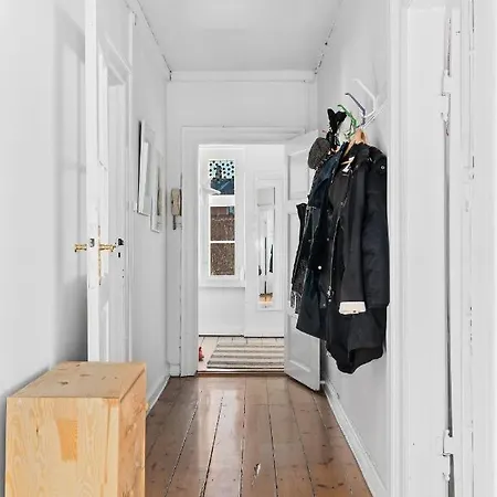 بيت شباب In Quiet White Hortensiavej 8 On Frederiksberg C