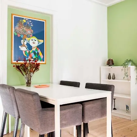 Hyggelig & Lys Lejlighed M.plads Til 4 - Amager Apartment *