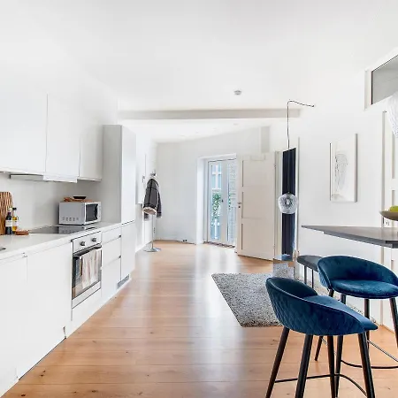 Sanders Leaves - Chic Three-bedroom In Downtown Copenhagen