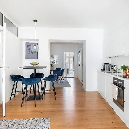 Apartment Sanders Leaves - Chic Three-bedroom In Downtown