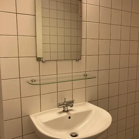 400 M From Metro Modern Cozy Apartment *