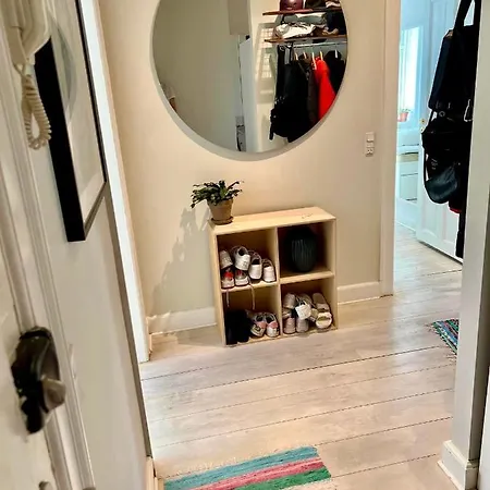 400 M From Metro Modern Cozy Apartment *