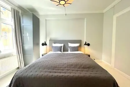 2 Bedroom Flat In Trendy Area Apartamento