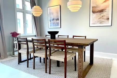Apartamento 2 Bedroom Flat In Trendy Area
