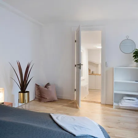 Located In The Heart Of Lägenhet