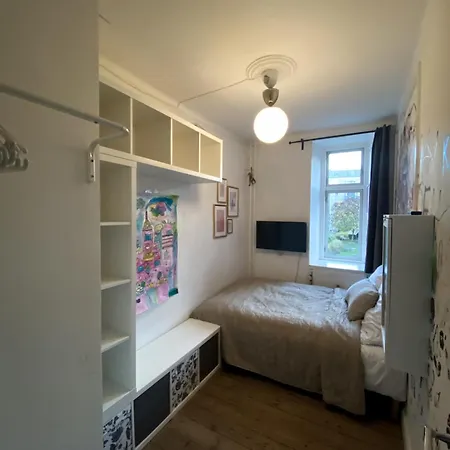 Centrally Located 4 Lejlighed