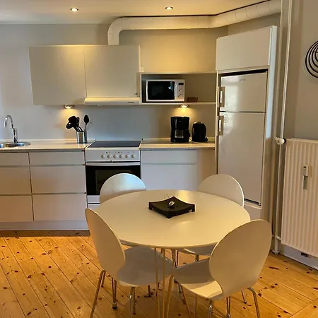 Bright 2-bedroom In Elegant Osterbro דירה קופנהגן