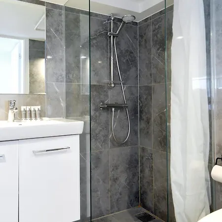Luxury Penthouse - Private Balcony - Heart Of 公寓